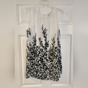 White House Black Market White/black Floral Sleeveless Top Medium